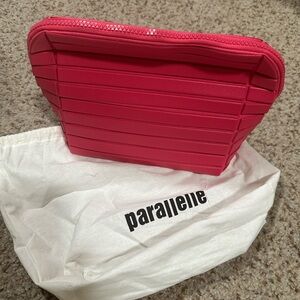 Parallelle Makeup Bag